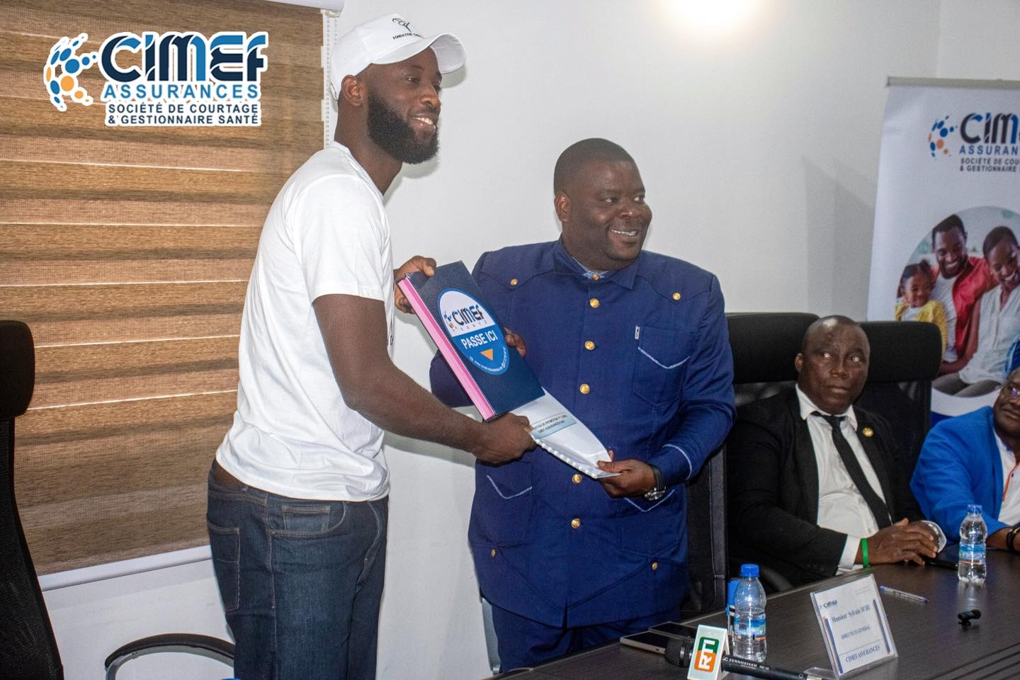 Annonce-de-partenariat-entre-CIMEF-ASSURANCES-et-le-Champion-du-Monde-de-Taekwondo-CISSE-CHEICK